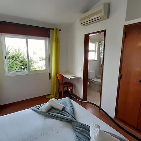 #204 Larimar Flat By Holidays Daire *